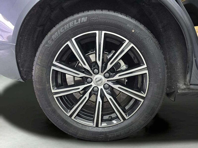 Volvo  B5 Inscription AWD