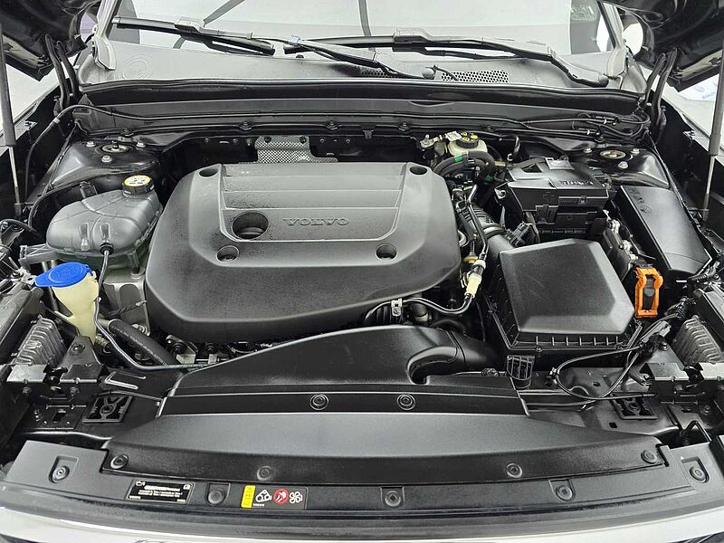 Volvo  Inscription, B4 AWD Momentum