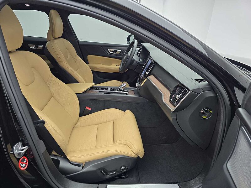 Volvo Ultimate, B5 mild hybrid, 가솔린, Bright