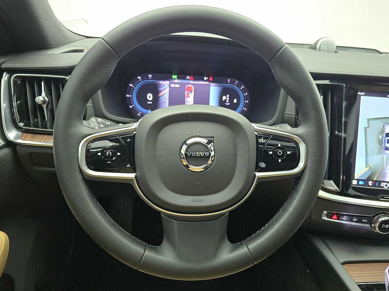 Volvo Ultimate, B5 mild hybrid, 가솔린, Bright