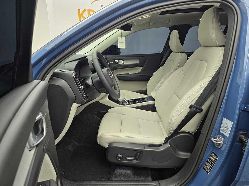 Volvo B4 AWD Ultra Bright