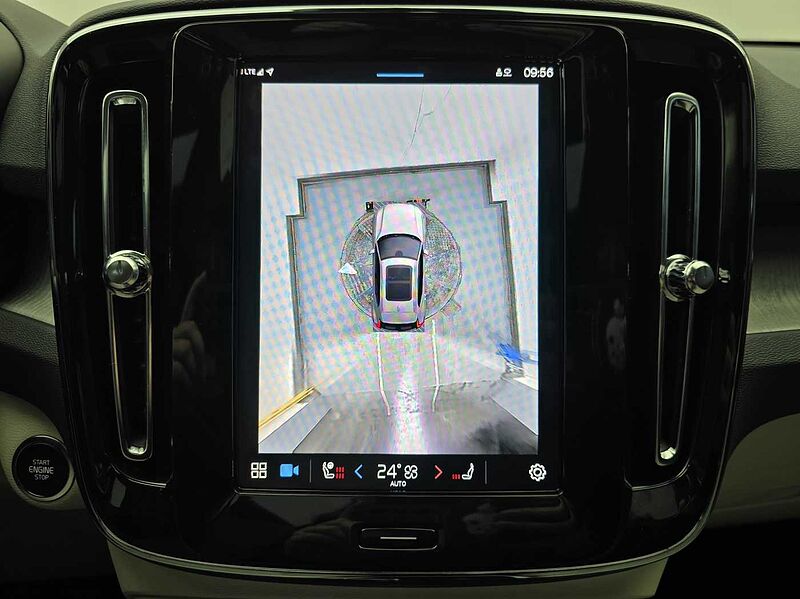 Volvo B4 AWD Ultra Bright