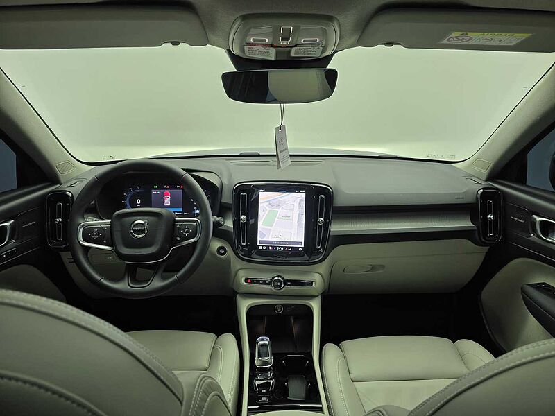 Volvo B4 AWD Ultra Bright