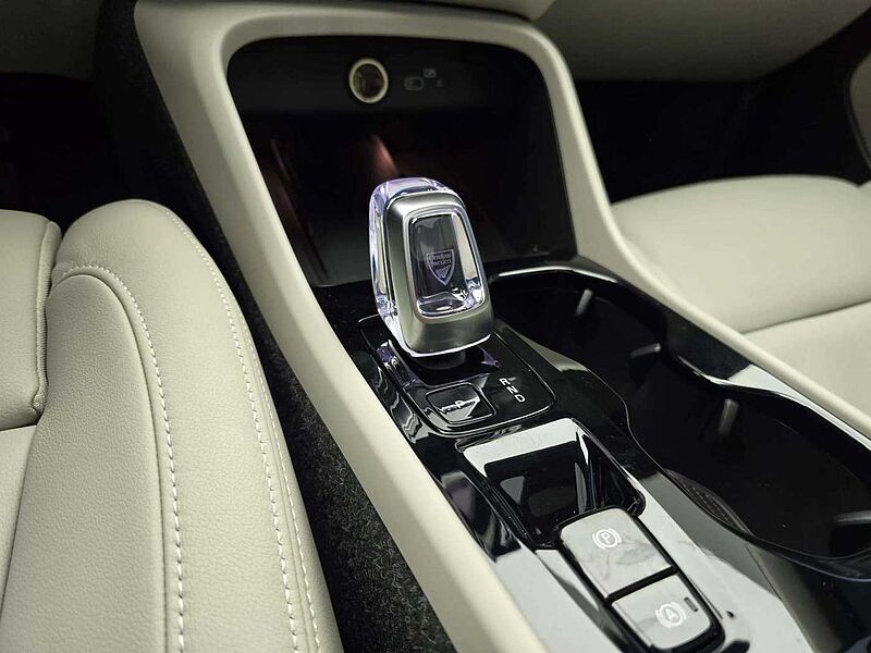 Volvo  Ultra, B4 AWD 마일드 하이브리드, 가솔린, 브라이트