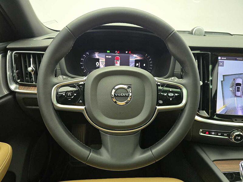 Volvo  B5 AWD Ultra bright