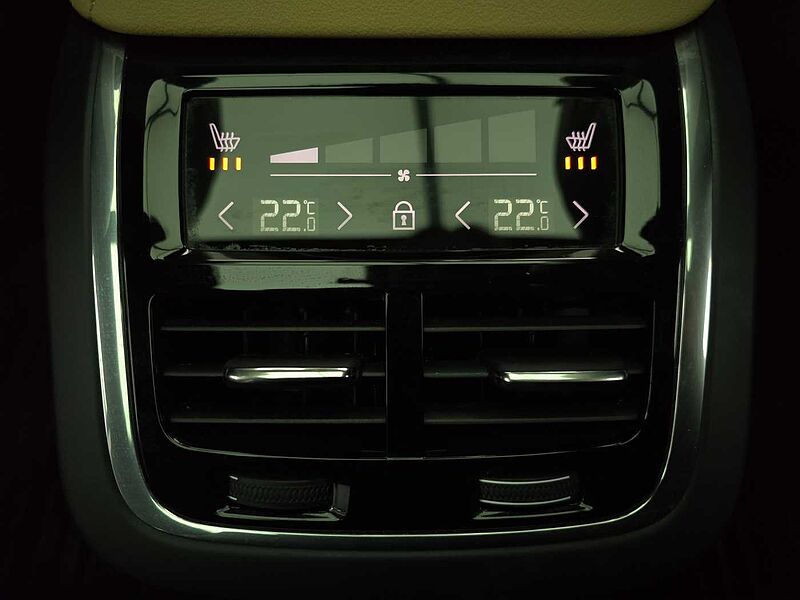 Volvo  B5 AWD Ultra bright