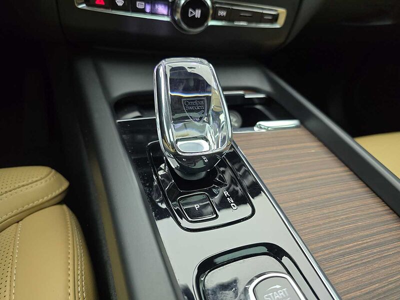 Volvo Ultimate, B6 AWD mild hybrid, 가솔린, Bright