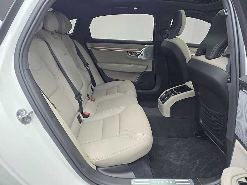 Volvo  B5 Ultra Dark