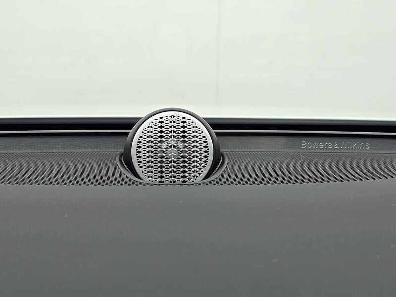 Volvo  B5 Ultra Dark