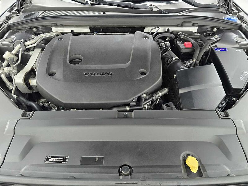 Volvo  B6 AWD Ultimate Bright