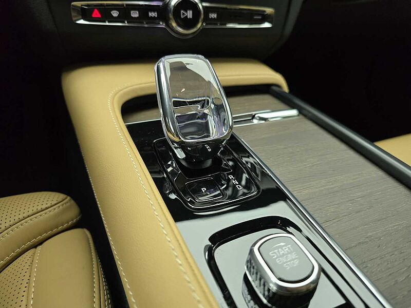 Volvo  B6 AWD Ultimate Bright