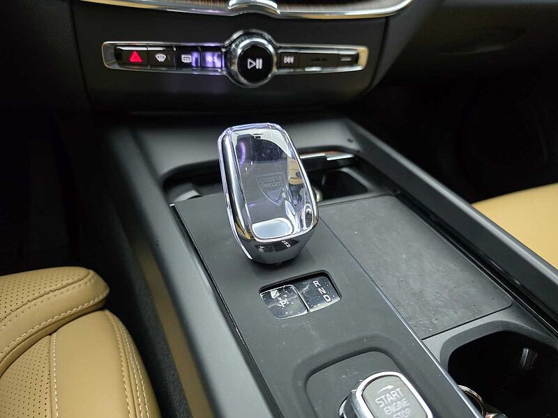 Volvo Ultimate, B6 AWD mild hybrid, 가솔린, Bright