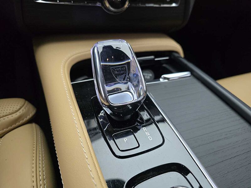 Volvo  B6 AWD Ultimate Bright