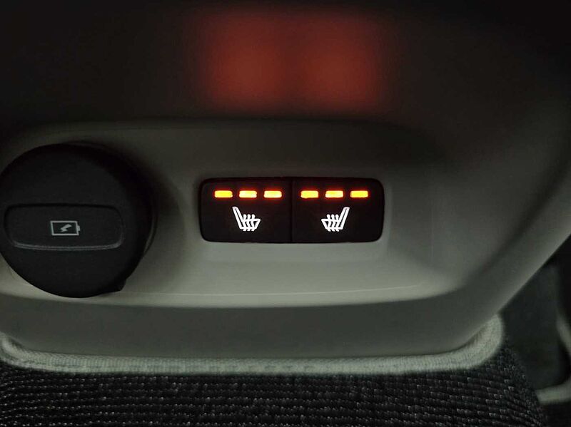 Volvo Ultimate, B4 AWD 마일드 하이브리드, 가솔린, 브라이트