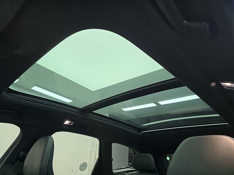 Volvo  Recharge T8 AWD R-Design