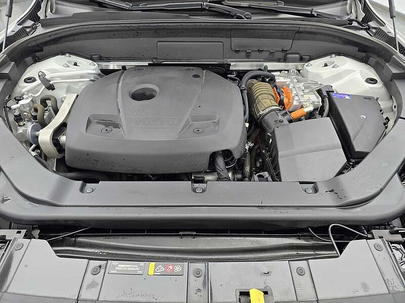 Volvo  Recharge T8 AWD R-Design
