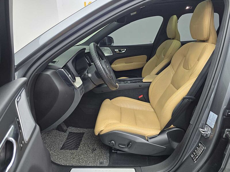 Volvo  D5 AWD 인스크립션