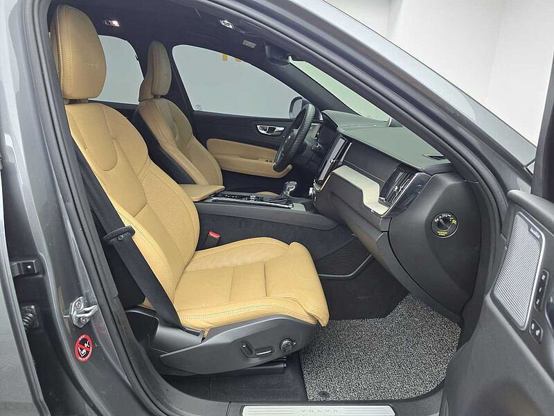 Volvo  D5 AWD 인스크립션