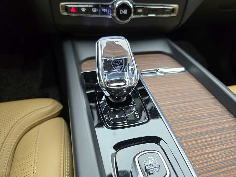 Volvo  Ultimate, B5 AWD mild hybrid, 가솔린, Bright
