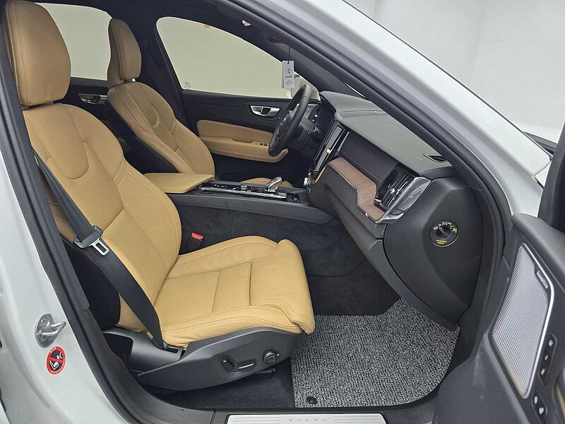 Volvo  Ultimate, B5 AWD mild hybrid, 가솔린, Bright