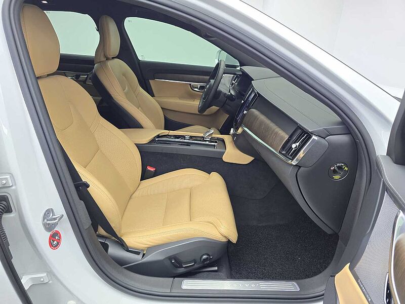 Volvo  Ultimate, B6 AWD mild hybrid, 가솔린, Bright