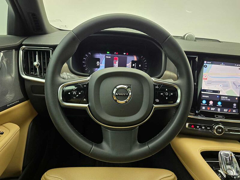 Volvo  Ultimate, B6 AWD mild hybrid, 가솔린, Bright