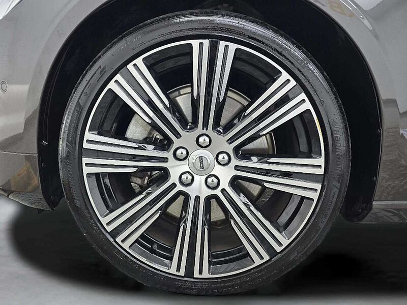 Volvo  Ultimate, B6 AWD mild hybrid, 가솔린, Bright