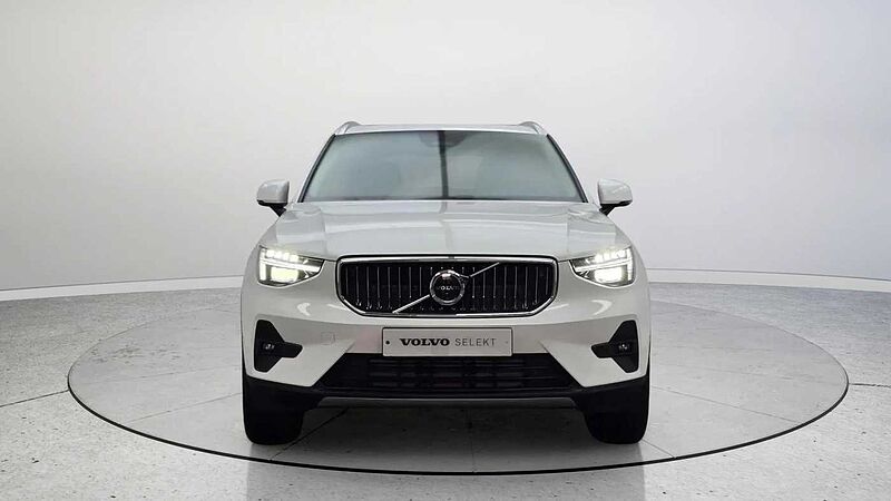 Volvo B4 AWD Ultra Bright