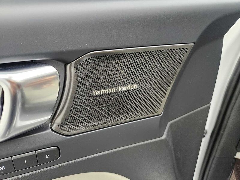 Volvo Ultra, B4 AWD 마일드 하이브리드, 가솔린, 브라이트