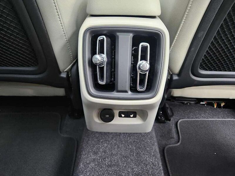 Volvo Ultra, B4 AWD 마일드 하이브리드, 가솔린, 브라이트