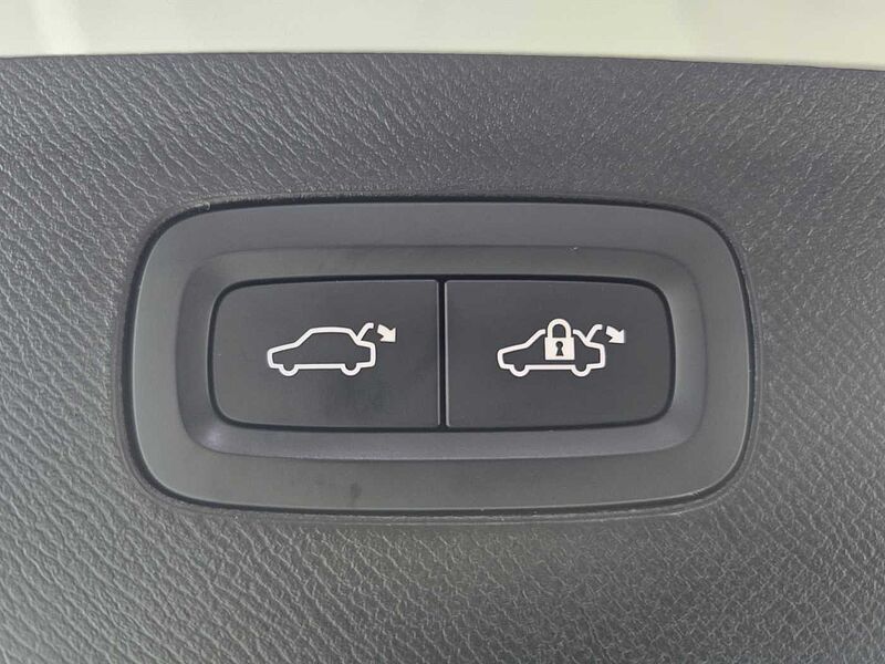 Volvo  Recharge Ultimate, T8 AWD plug-in hybrid, 전기/가솔린, Bright, 7 좌석