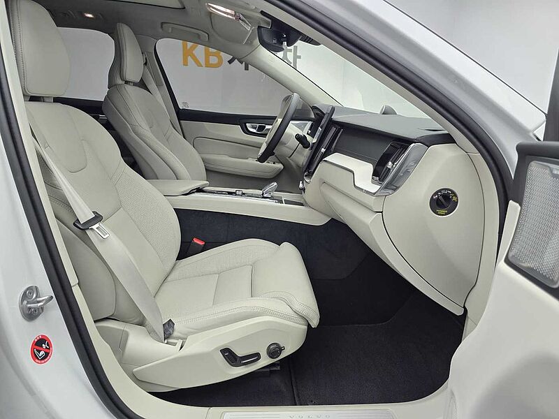 Volvo Ultra, T8 AWD 플러그-인 하이브리드, 전기/가솔린, 브라이트