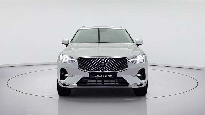 Volvo Ultra, T8 AWD 플러그-인 하이브리드, 전기/가솔린, 브라이트