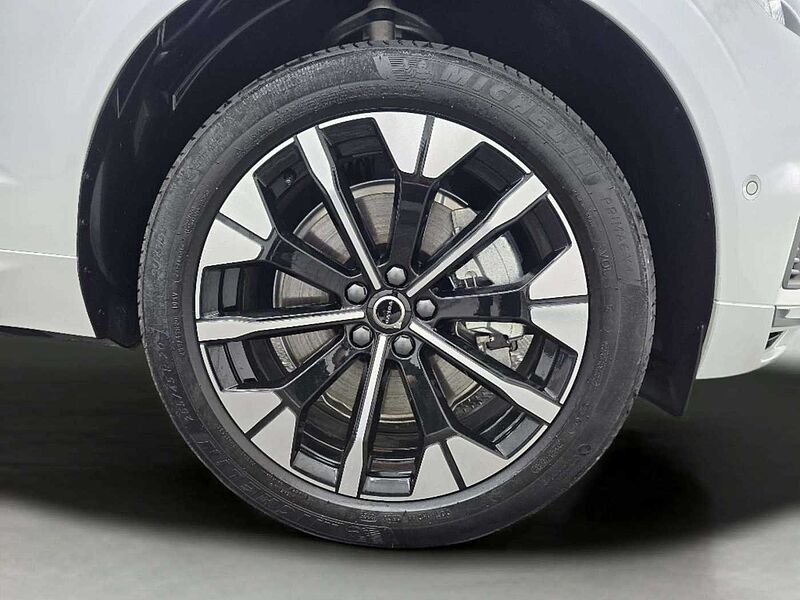 Volvo Ultra, T8 AWD 플러그-인 하이브리드, 전기/가솔린, 브라이트