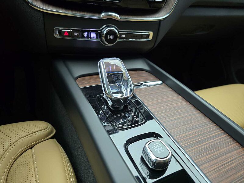 Volvo Ultimate, B5 AWD mild hybrid, 가솔린, Bright