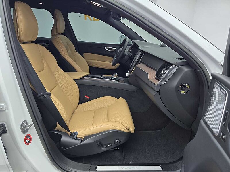 Volvo Ultimate, B5 AWD mild hybrid, 가솔린, Bright