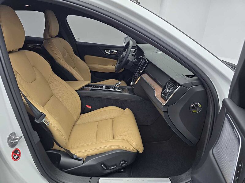 Volvo Ultimate, B5 mild hybrid, 가솔린, Bright