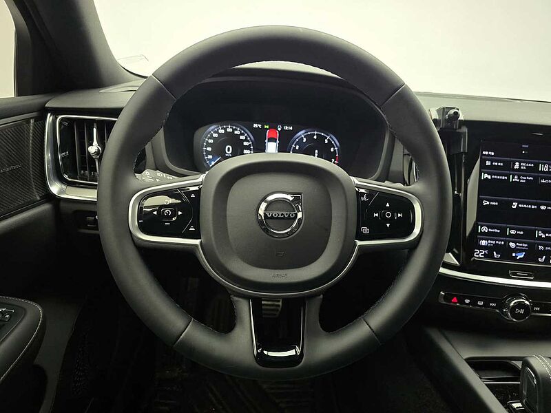 Volvo  R-Design, B5 mild hybrid