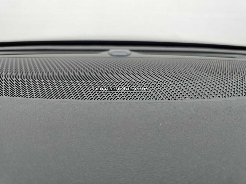 Volvo  R-Design, B5 mild hybrid