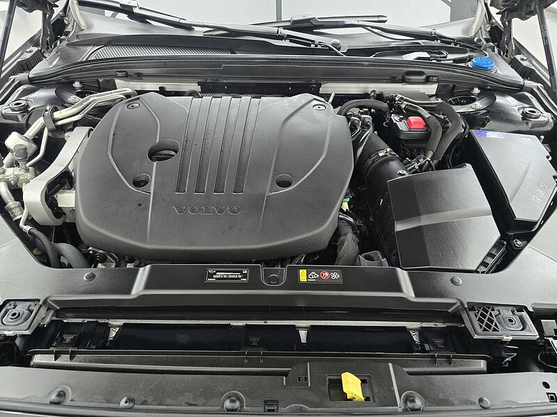 Volvo  R-Design, B5 mild hybrid