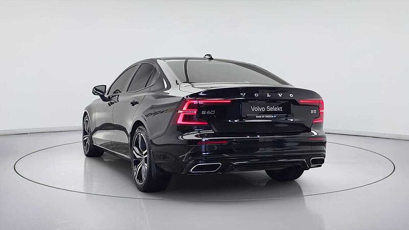 Volvo  R-Design, B5 mild hybrid