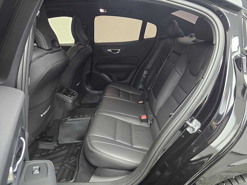 Volvo  R-Design, B5 mild hybrid