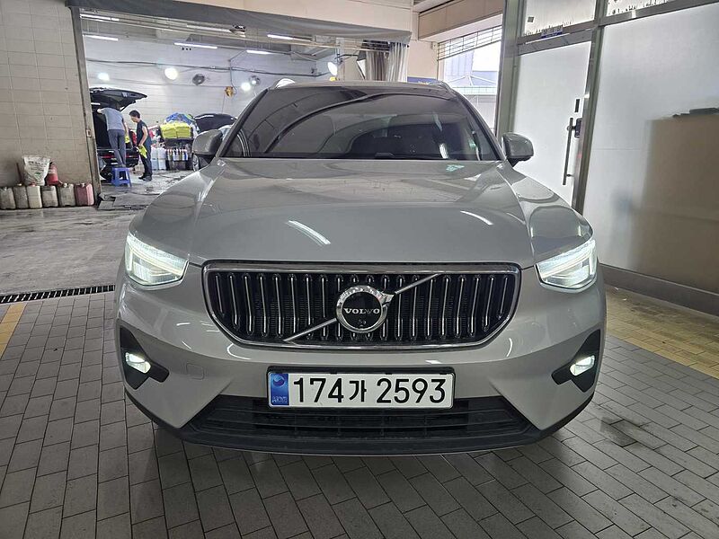 Volvo B4 AWD Ultimate Bright