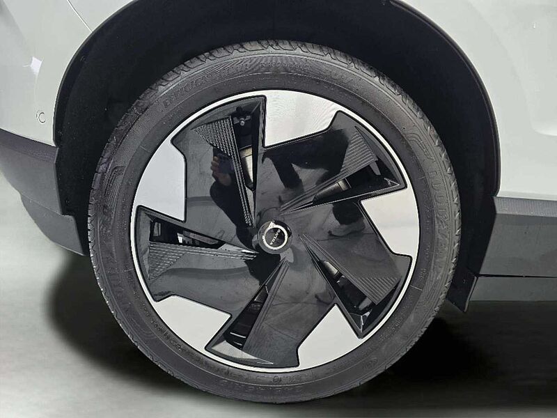 Volvo  Ultra, Single Motor Extended Range, 순수 전기