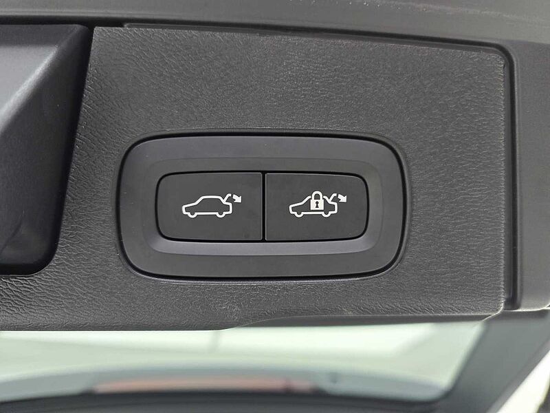Volvo  Ultra, T8 AWD 플러그-인 하이브리드, 전기/가솔린, 브라이트
