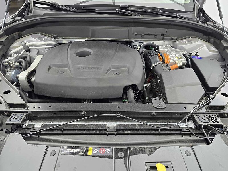 Volvo  Ultra, T8 AWD 플러그-인 하이브리드, 전기/가솔린, 브라이트