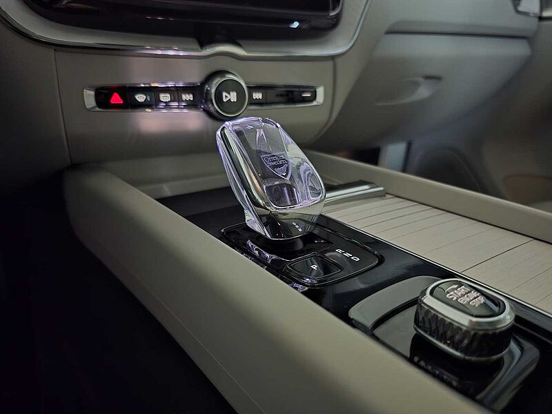 Volvo  Ultra, T8 AWD 플러그-인 하이브리드, 전기/가솔린, 브라이트