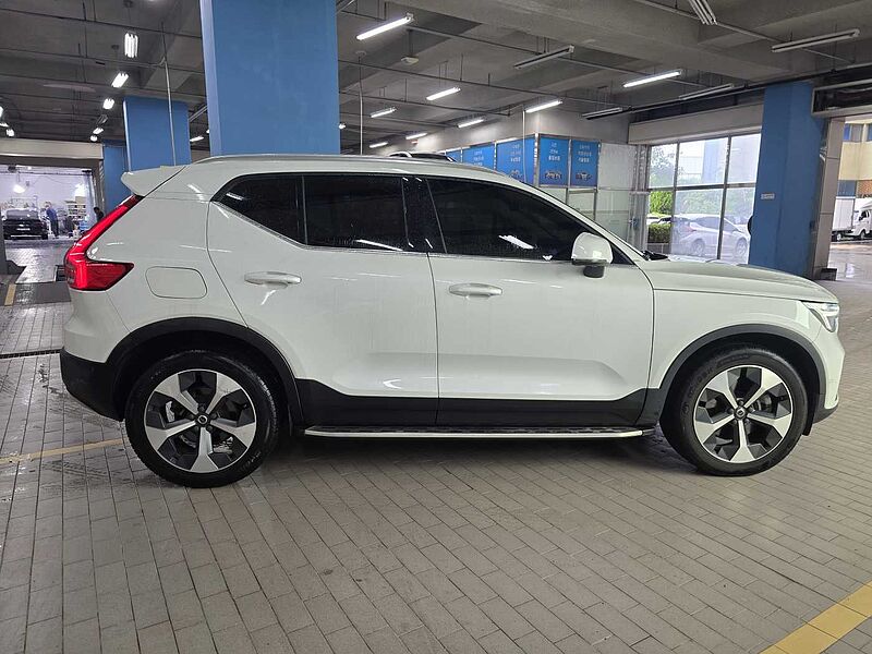 Volvo  Ultimate, B4 AWD mild hybrid, 가솔린, Bright