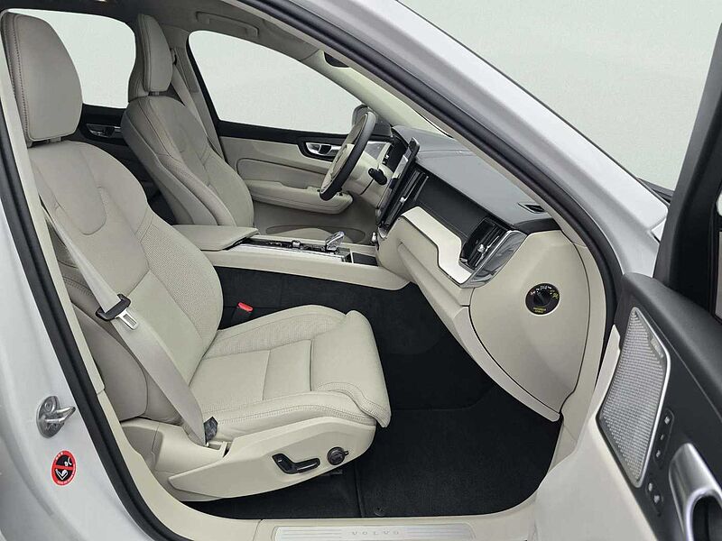 Volvo  Ultra, T8 AWD 플러그-인 하이브리드, 전기/가솔린, 브라이트