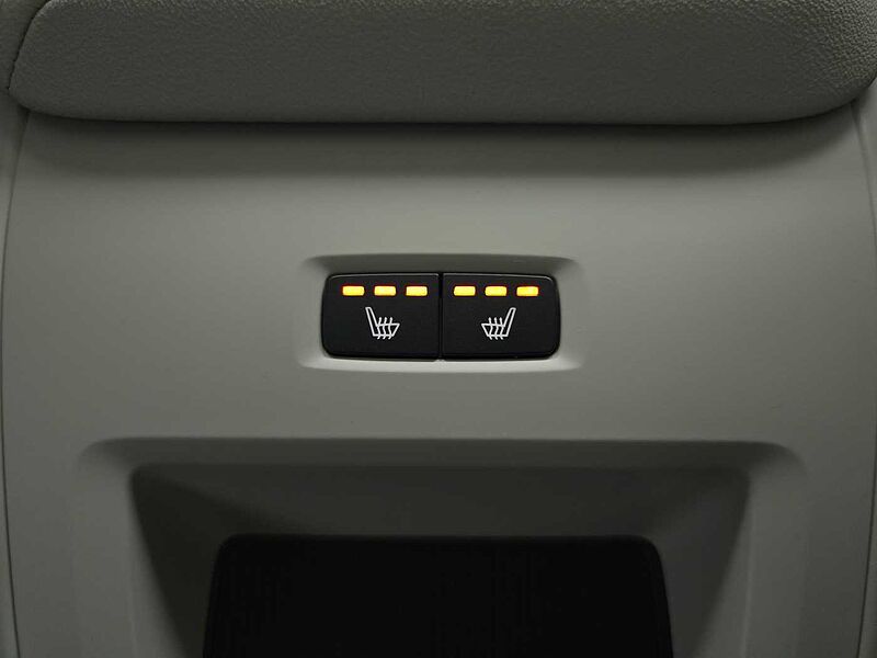 Volvo  Ultra, T8 AWD 플러그-인 하이브리드, 전기/가솔린, 브라이트